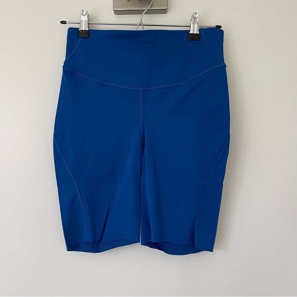 EUC Lululemon Base Pace HR Shorts 8"